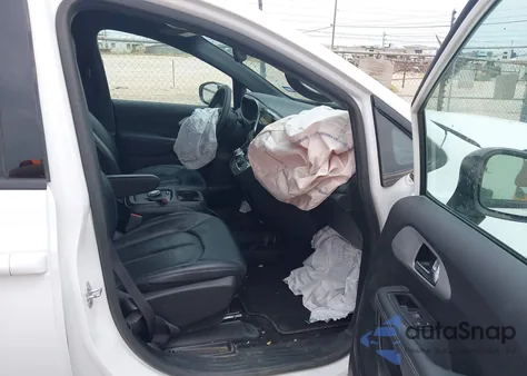 2024 Chrysler Pacifica Touring L z USA, uszkodzony, nr VIN 2C4RC1BG0RR184289